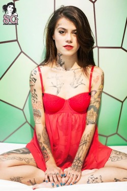 sexytattoedgirls1.tumblr.com/post/84810295396/
