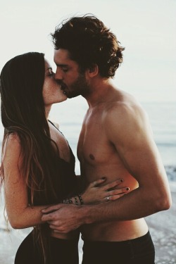 passionate-love-and-romance:  Kissing Tips You Need To Know 