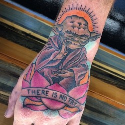 fuckyeahtattoos:  Wise Jedi Master Yoda, on the hand by Brynn