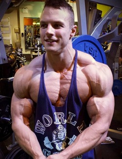 billyraysorensen:  Scott Leeson – hot muscled lad …