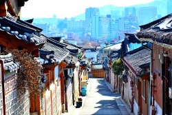 citylandscapes:  Seoul from the Bukchon Hanok Village 