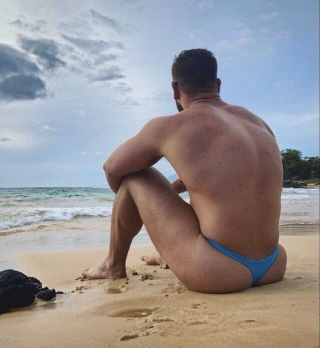 jockbottomguy:Men in Thongs 