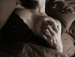 Sensual hot girls masturbating live on free adult webcams Click