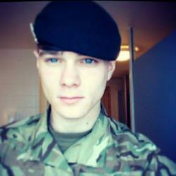 ukmilitarymen:  Ben, very sexy soldier! 