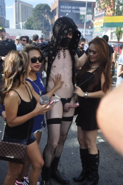 walkingandswinging:  flanneador:  FOLSOM STREET 2015   Should