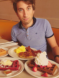 weissly:  Gavin Free + Waffles & Pancakes 