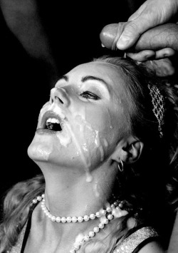 hotmom2356:Facial and pearls! My favorite!