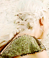 spidehman:   Daenerys Targaryen   hair appreciation  