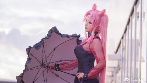misshotaru:  Coser:   逆光R_ weibo 