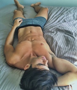gayingaround:  http://gayingaround.tumblr.com/follow my new blog: