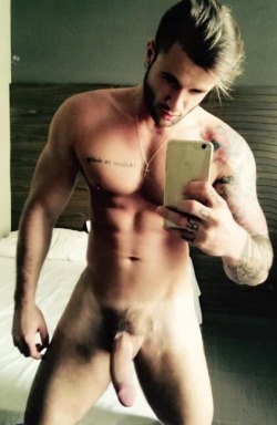 Alphas = Machos