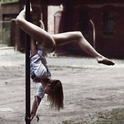 poledance-girls:  Poledance Girl  http://poledance-girls.tumblr.com/