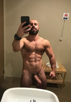 aussiesublad:  melbourne-based stud whose done a bit of porn