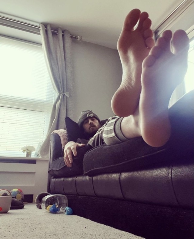 footpoppers:feetman80-deactivated20220409:# it’s a Vibe For