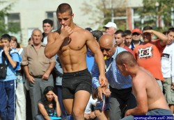 navyfistfighter:  hotmusclewrestling:  Bulgarian wrestler Plamen