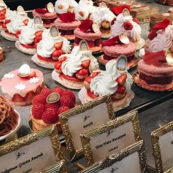 stylishblogger: Always the prettiest pastries at Laduree! ❤️