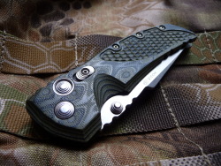 ru-titley-knives:  Houge Extreme Tanto .  Amazing textured