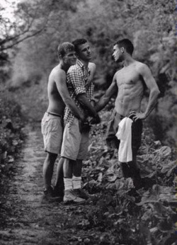 packetful:  benwebster:boys in the woods    if i was in a wood