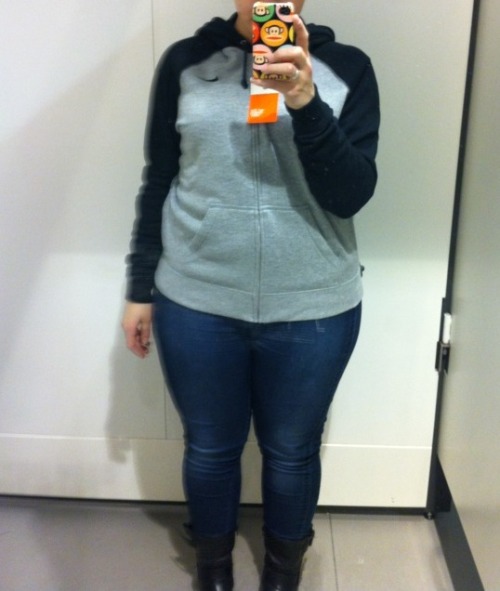 chasingthebigdream:  Hereâ€™s me! I was trying to find a new work out vest that would make me sweat. I bought this one.82kg here. 