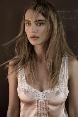 hollywoodburnout:  Catrinel Menghia