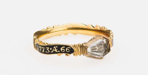 blondebrainpower:Mourning ring for Benjamin Pickman, who died