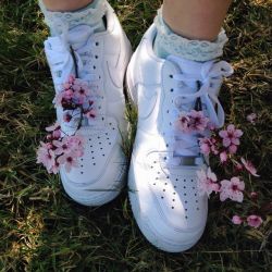 luzeh:  I’ve got blossoms in my shoes to celebrate the beginning