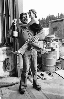 gameraboy:Peter Mayhew (Chewbacca) and Carrie Fisher (Princess