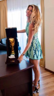 fuckwithmeyaknowigotit:  Gisele Bundchen and the World Cup TrophyÂ 