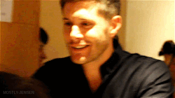 jacklesonmymind:mostly-jensen:x  dammit he is so cute i can’t