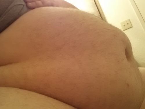 secret-mutual-gainer:  Iâ€™m just about ready to burst! I need someone to rub my belly and feed me more. I need someone to whisper words of encouragement into my ear as she forces me to continue eating. There has to be someone out there who is willing