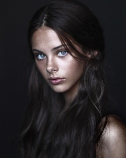 andyman13:  questforeyes:Meika Woollard @ IMG Worldwide by Nick