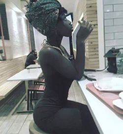 divinessence7:  #headwrap #culture #inspiration #melanin #brownskin #blackwoman #blackbeauty  Melanin being