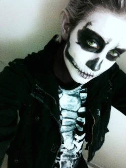 phenrirr:  spooky scary skeletons ☠ 