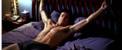 tiedspreadeagle: boundhung:  Justin Theroux, tied to the bed