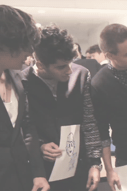 thezeeknd:  2/∞ times when zayn has looked at his bandmates