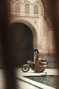 setdeco:PETER LINDBERGH’s shooting for  US Vogue, Marrakesh,