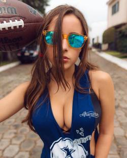 elhartista:  Yo le voy @dallascowboys ⭐️ USTEDES??? 🏈🏈🏈