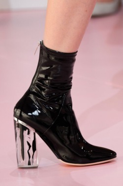 clothesmindedx3:  simplxst:  flaizen:  Dior by Raf Simons Winter