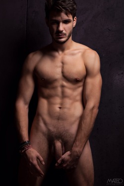 checkyououtdude:  Giiimmiiieeee.Baptiste Leclerc