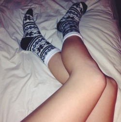 taythelittlemermaid:  long pale legs and fuzzy socks | getting