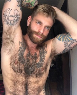 ISO FUR & OTHER MANLY TRAITS THAT MAKE ME DROOL