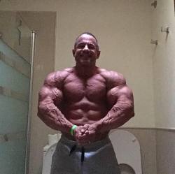 muscular guys, bodybuilders and my states of soul.