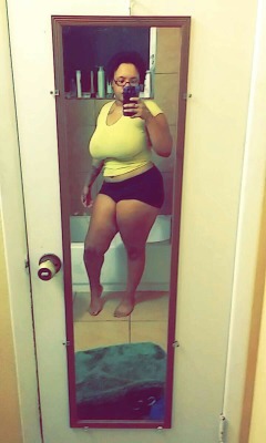 moan-milkshake:  Im still only 5'3 & 200 pounds heavy 