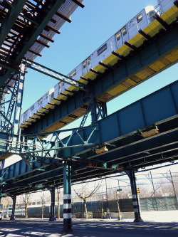 wanderingnewyork:  Looking up at the Pelham Line.  The 6 train!!