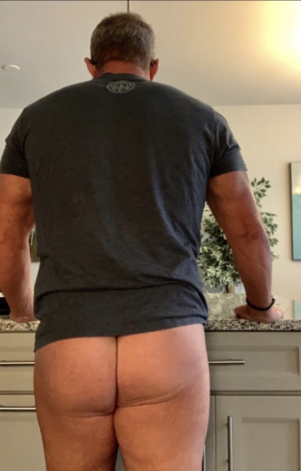 hrnylovedads:youngdom4subdads:ohwow369:Love me some of daddy’s