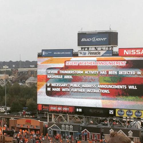 <p>Evacuating to the bathrooms now. #popup #everybodyoutofthepool #govols  (at Nissan Stadium)</p>