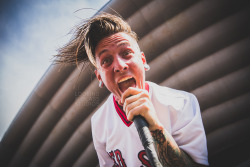 lookingglassstudios:  Telle Smith, The Word Alive // Warped Tour