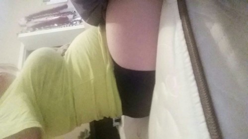 annastummy:  Im really hungry right now tbh   Anna’s Tummy