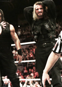 tenoch-huertas:   Seth Rollins in his sexy long sleeves. 