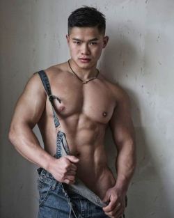 jockjockasian:You think Asians only bottom? Bend over and I will